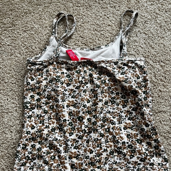 Gloria Vanderbilt Flower tank - Picture 3 of 5